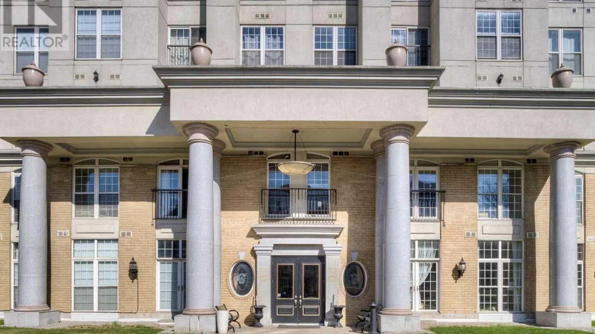 Durand neighborhood modern condos Hamilton - Residential cleaning services